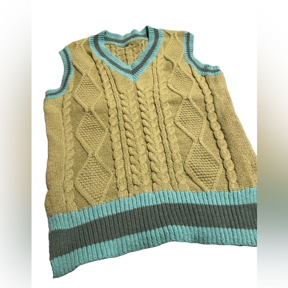 SHEIN size mall cable knit vest like new condition see pics